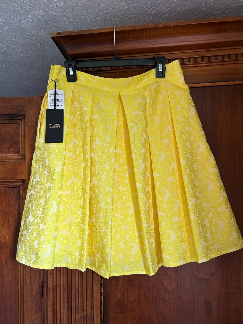 Halogen® × Atlantic-Pacific Jacquard Pleat Skirt, Medium, YELLOW LIGHT - Picture 13 of 16